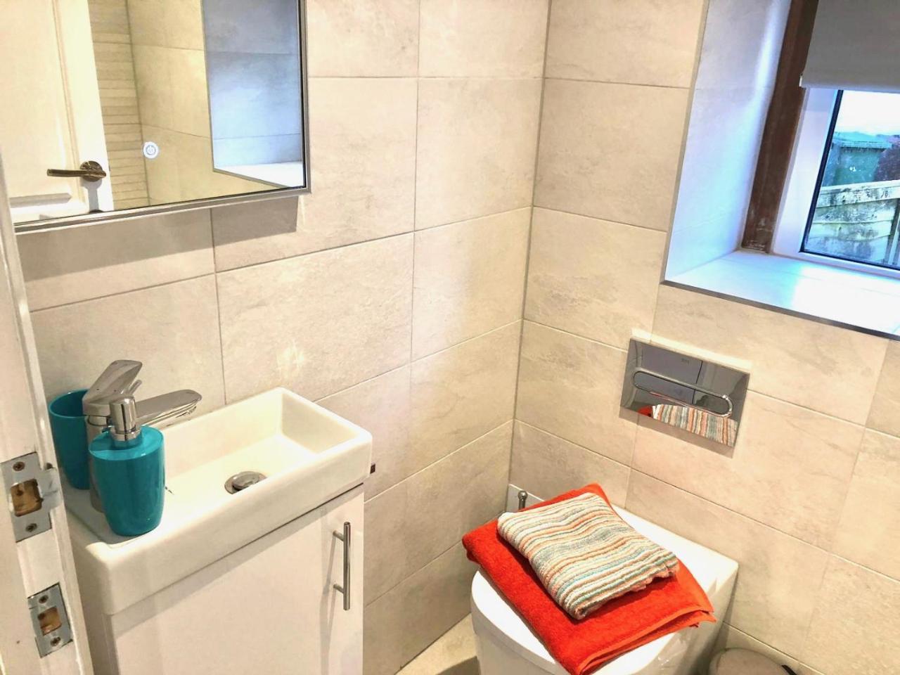 Byevo Almar Villa - Close To City And Airport - Perfect For Contractors Or Large Groups Glasgow Exteriér fotografie